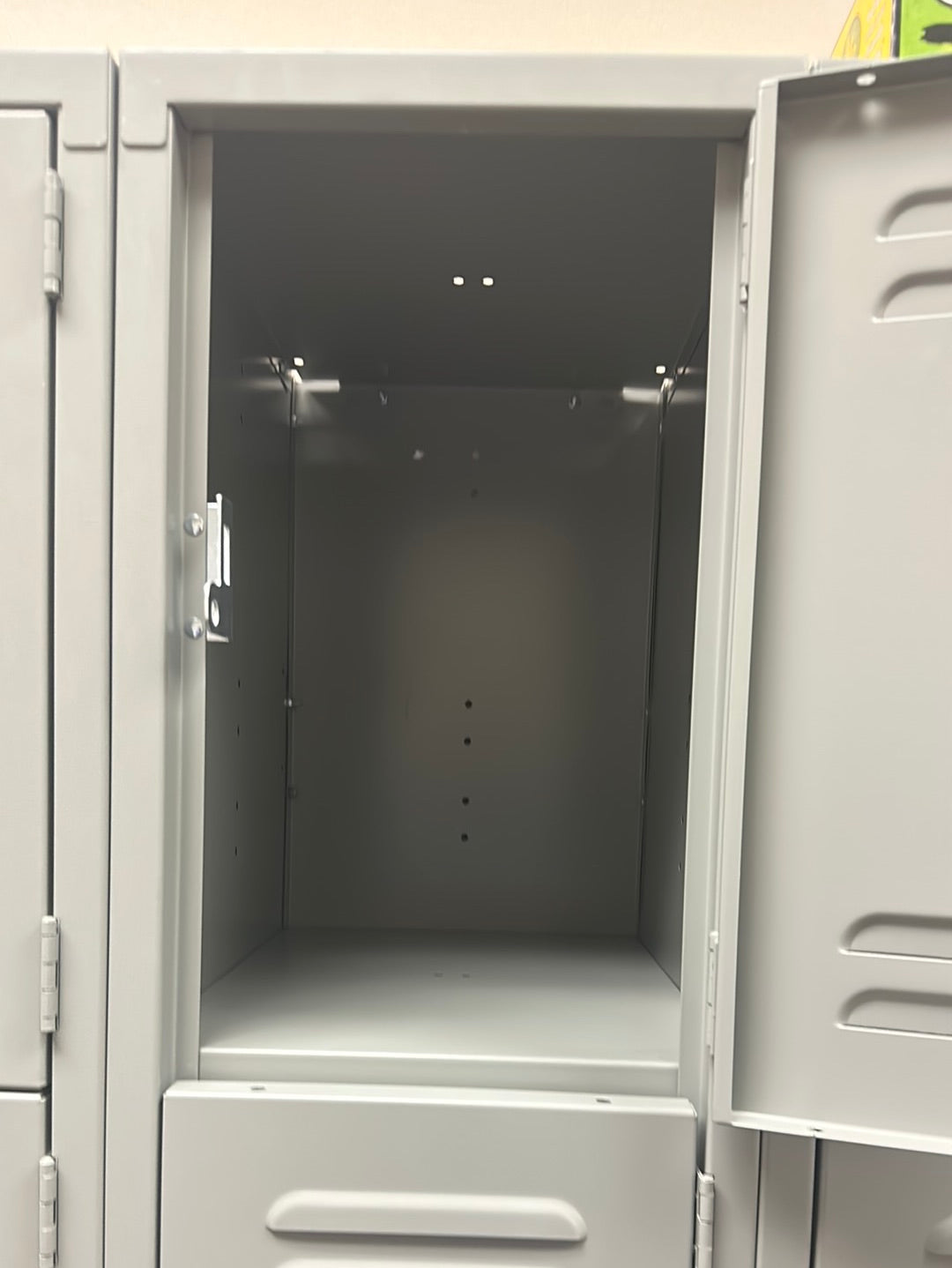 12 Door Metal Uline Lockers