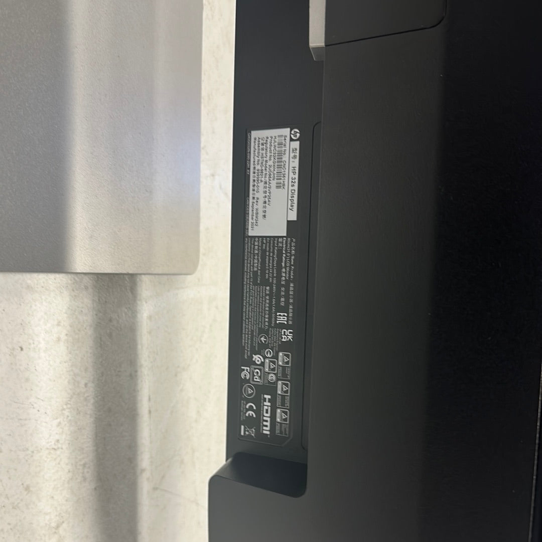 HP 31.5” LCD Monitor